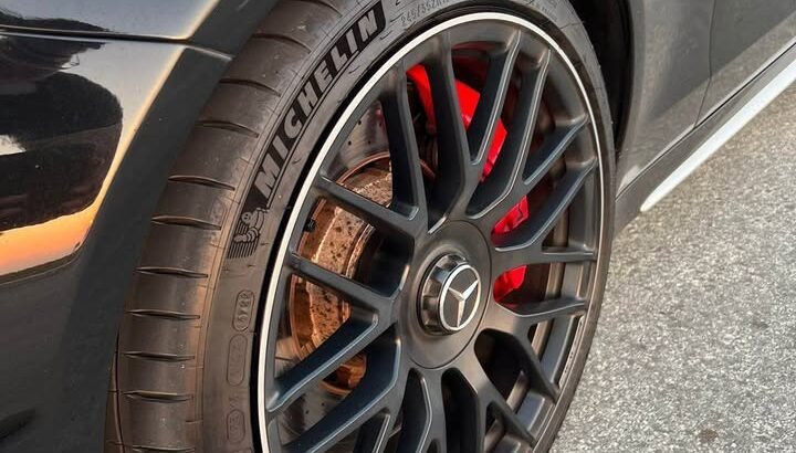 MERCEDES BENZ AMG C63s (Japanese spec)