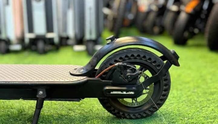 Stylish Foldable Electric Scooter – Long Range | Shockproof Tyres | Lightweight