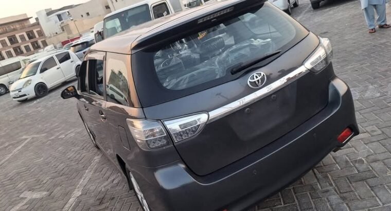 Toyota wish 7 satear model 2013 full automatic import from Japan