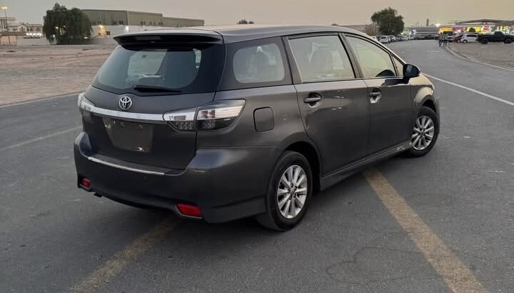 Toyota wish 7 seater 2013 model japan +971504056957
